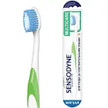Sensodyne зубная щетка комплексная защита мягкая в ассортименте