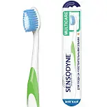 Sensodyne зубная щетка комплексная защита мягкая в ассортименте